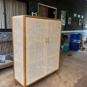 Lemari Cabinet Rotan Kayu Jati